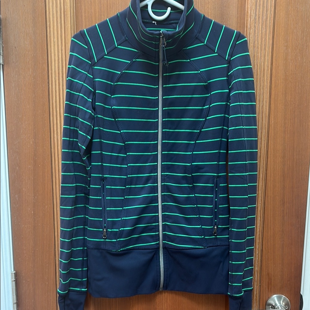 Vintage Lululemon Athletica Blue and Green Define Jacket. Size 4